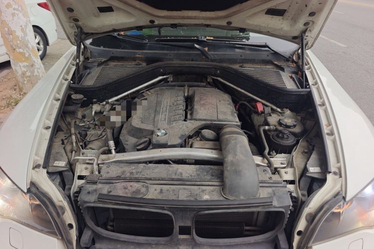 Used BMW X6 2011 xDrive35i Engine Bay