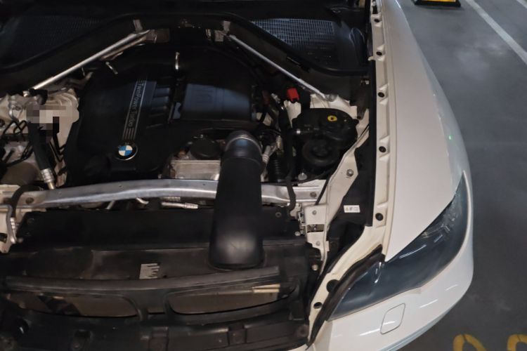 Used BMW X6 2011 xDrive35i Engine Bay Left