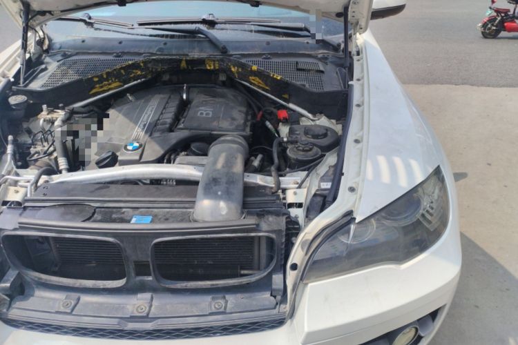 Used BMW X6 2011 xDrive35i Engine Bay Left