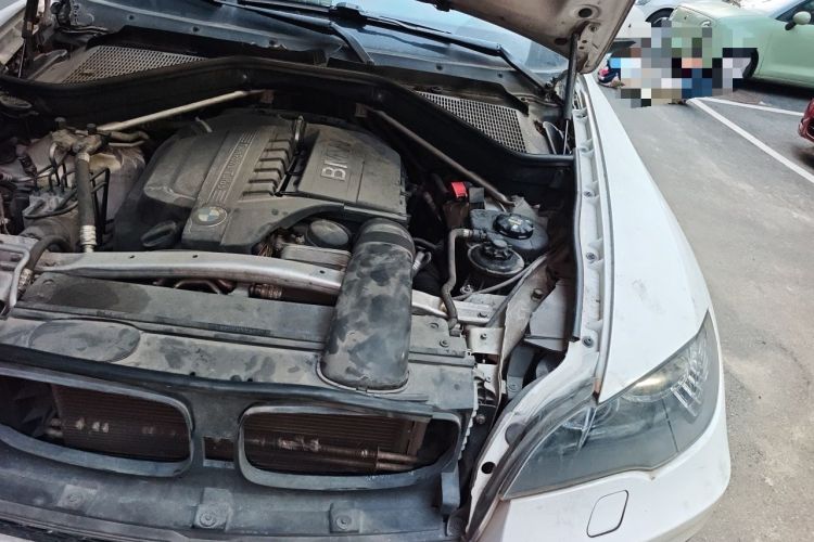 Used BMW X6 2011 xDrive35i Engine Bay Left