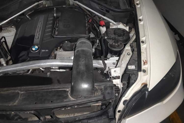 Used BMW X6 2011 xDrive35i Engine Bay Left