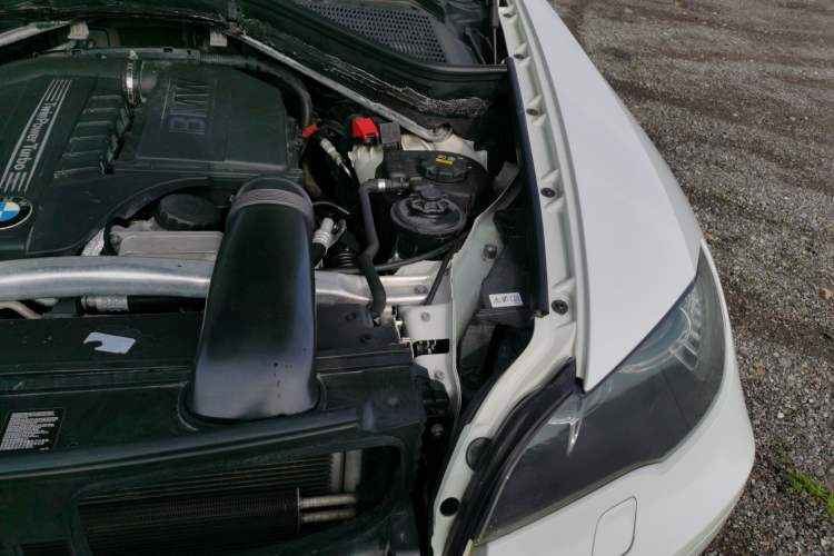 Used BMW X6 2011 xDrive35i Engine Bay Left