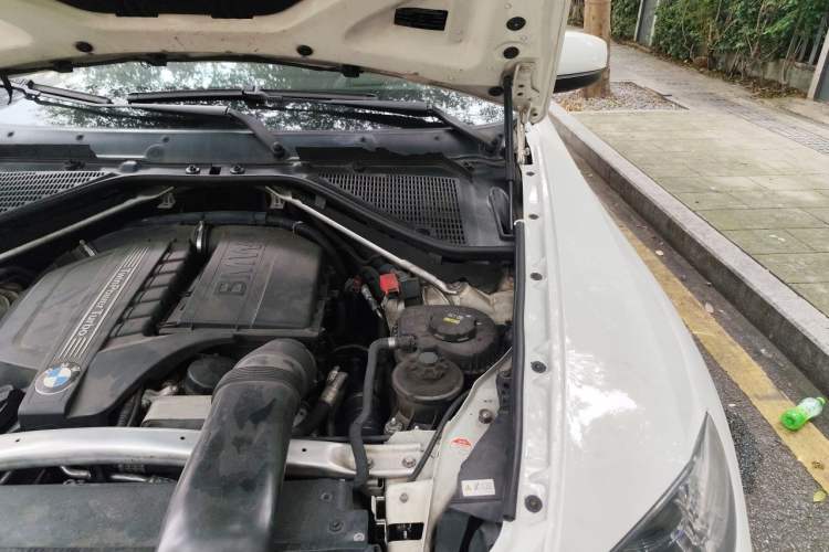 Used BMW X6  Engine Bay Left