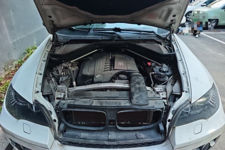Used BMW X6 2011 xDrive35i Engine Bay