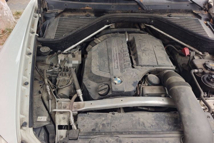 Used BMW X6 2011 xDrive35i Engine Bay Right