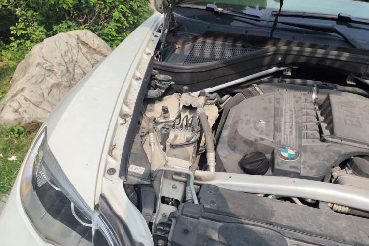Used BMW X6 2011 xDrive35i Engine Bay Right