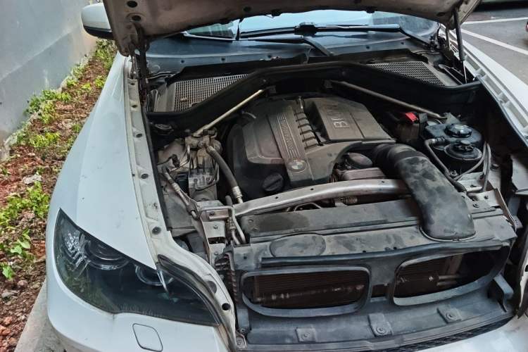 Used BMW X6 2011 xDrive35i Engine Bay Right