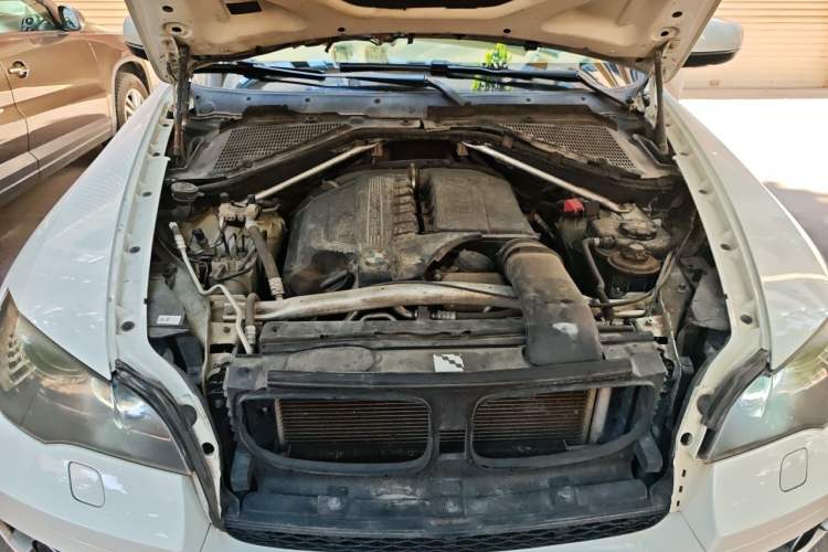 Used BMW X6 2011 xDrive35i Engine Bay