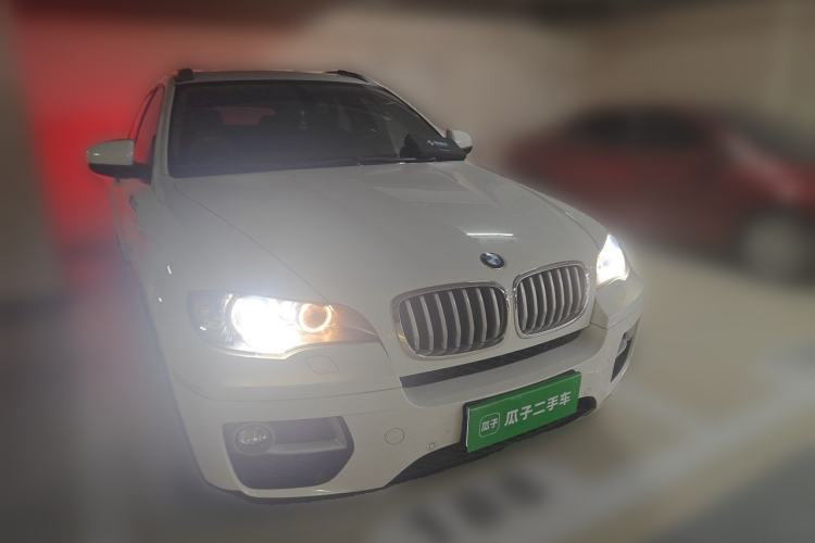 Used BMW X6 2011 xDrive35i Front Right 45 Deg