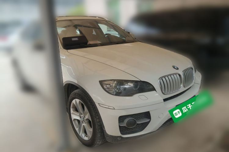 Used BMW X6 2011 xDrive35i Front Right 45 Deg