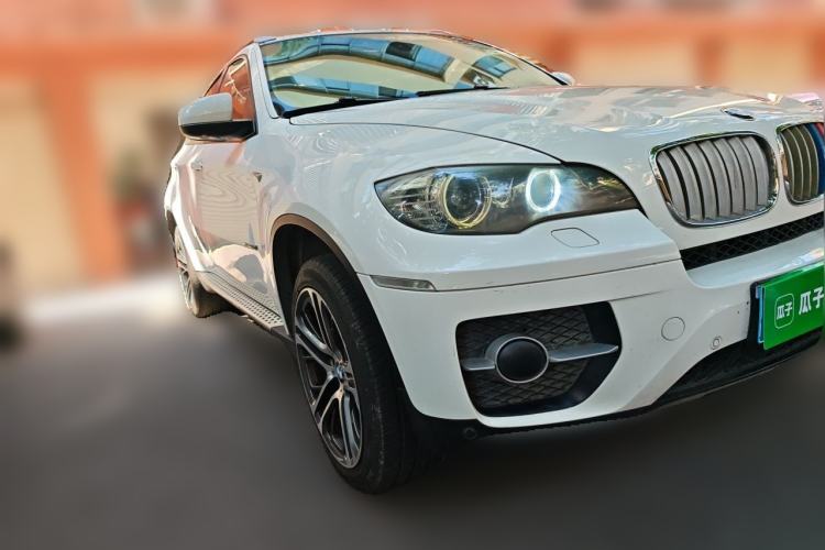 Used BMW X6 2011 xDrive35i Front Right 45 Deg