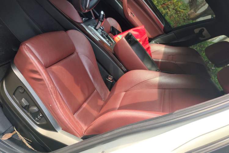 Used BMW X6 2011 xDrive35i Left Front Seat
