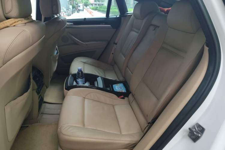Used BMW X6  Left Rear Seat