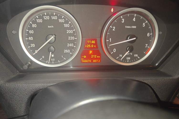 Used BMW X6 2011 xDrive35i Odometer Close Up