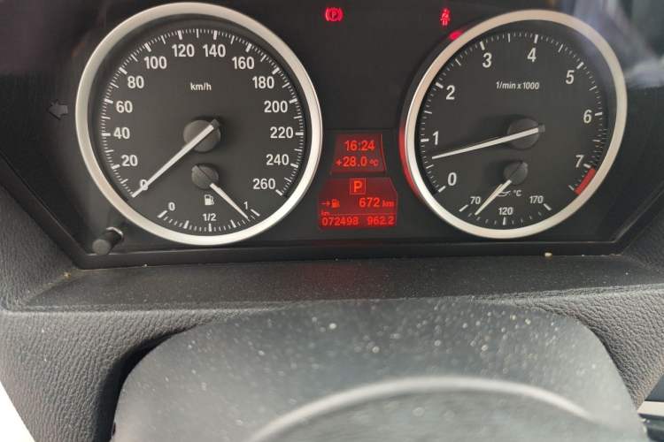 Used BMW X6 2011 xDrive35i Odometer Close Up