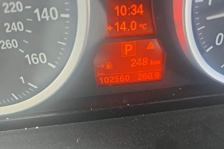 Used BMW X6 2011 xDrive35i Odometer Close Up