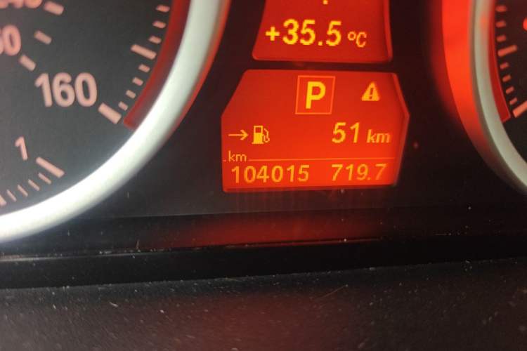 Used BMW X6 2011 xDrive35i Odometer Close Up