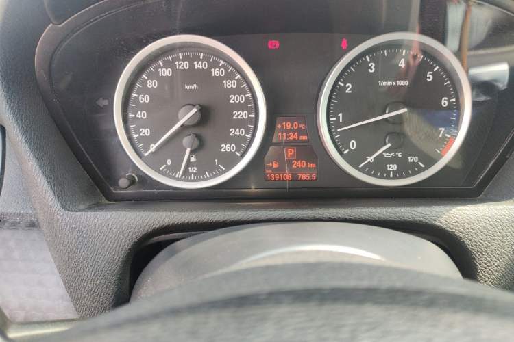 Used BMW X6 2011 xDrive35i Odometer Close Up