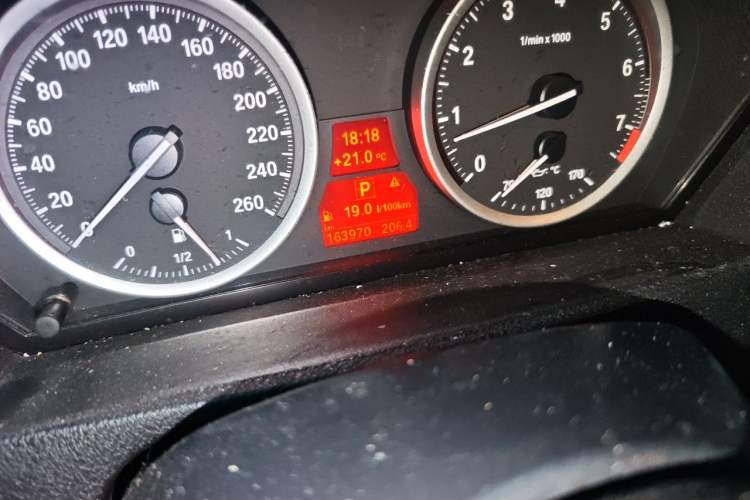 Used BMW X6 2011 xDrive35i Odometer Close Up