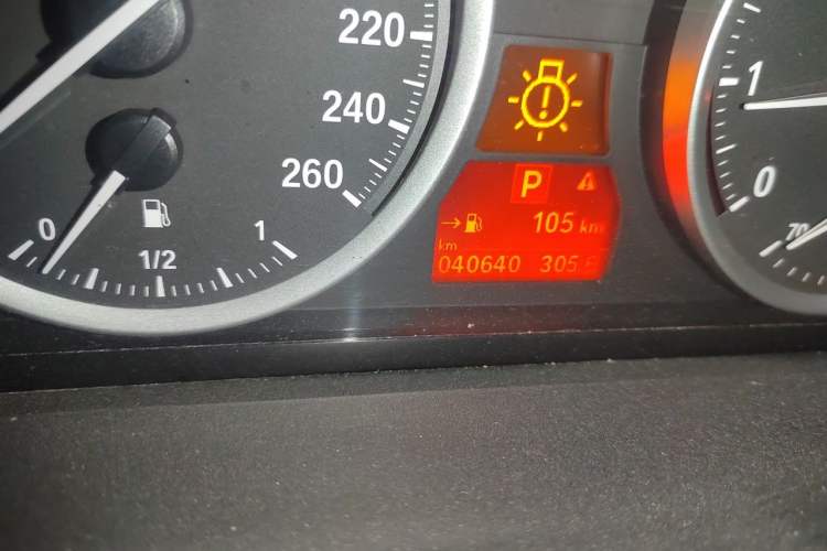 Used BMW X6 2011 xDrive35i Odometer Close Up