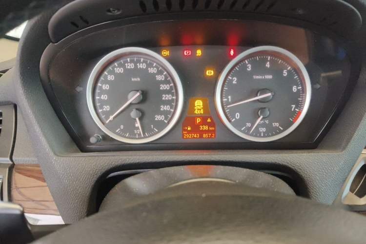 Used BMW X6 2011 xDrive35i Odometer Close Up