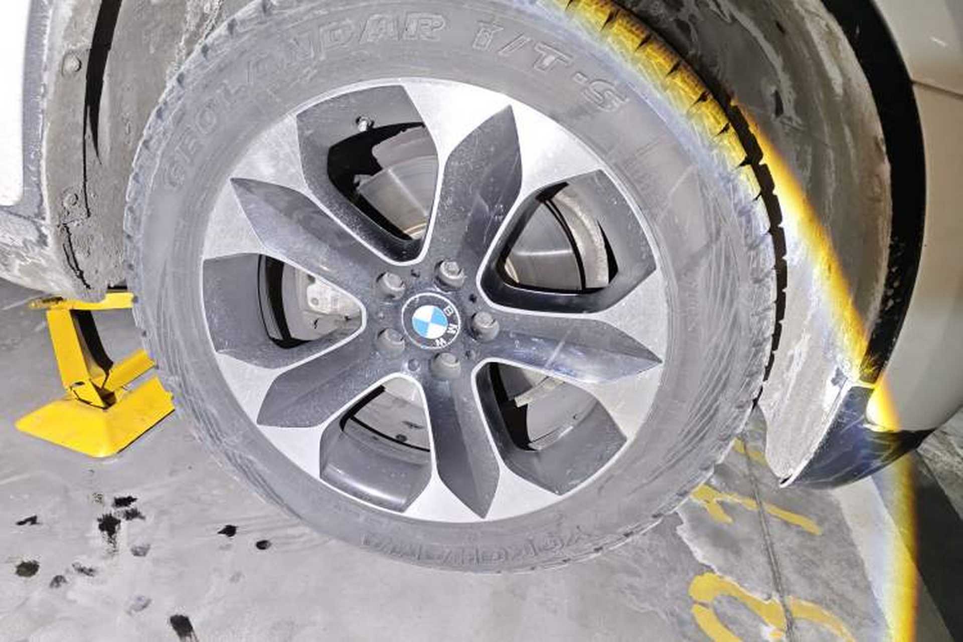 Used BMW X6 2011 xDrive35i Right Front Wheel Hub