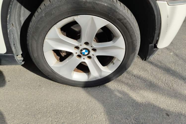 Used BMW X6 2011 xDrive35i Right Front Wheel Hub