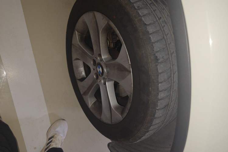 Used BMW X6 2011 xDrive35i Right Front Wheel Hub