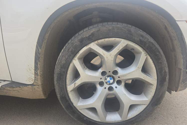 Used BMW X6 2011 xDrive35i Right Front Wheel Hub