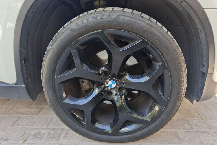 Used BMW X6 2011 xDrive35i Right Front Wheel Hub