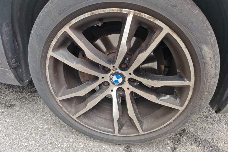 Used BMW X6 2011 xDrive35i Right Front Wheel Hub