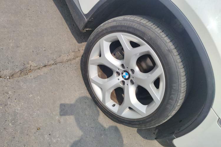 Used BMW X6 2011 xDrive35i Right Front Wheel Hub