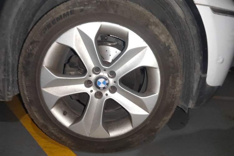 Used BMW X6 2011 xDrive35i Right Front Wheel Hub