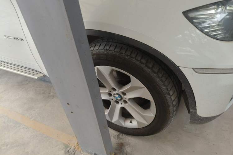 Used BMW X6 2011 xDrive35i Right Front Wheel Hub