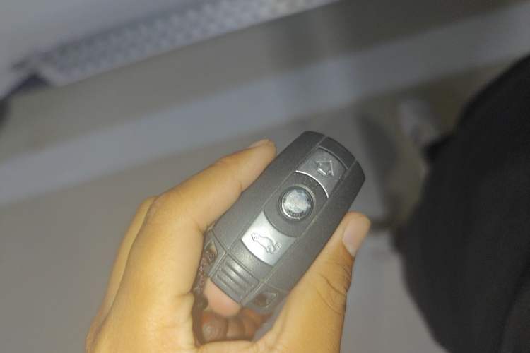 Used BMW X6 2011 xDrive35i Vehicle Key
