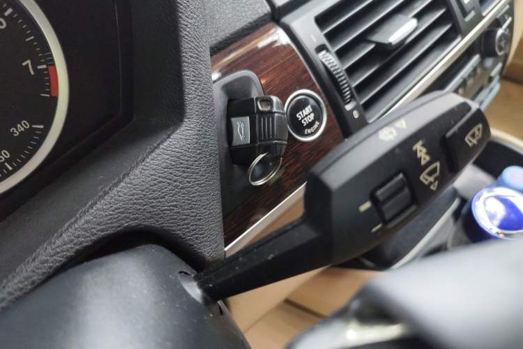 Used BMW X6  Vehicle Key
