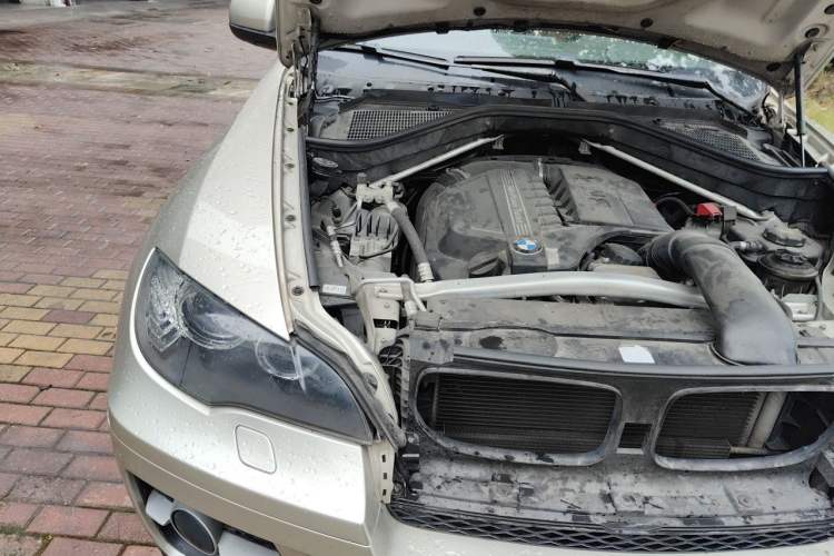 Used BMW X6 2011 xDrive35i Engine Bay Right