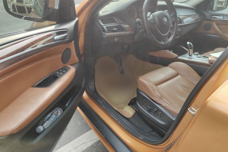 Used BMW X6 2011 xDrive35i Interior 3