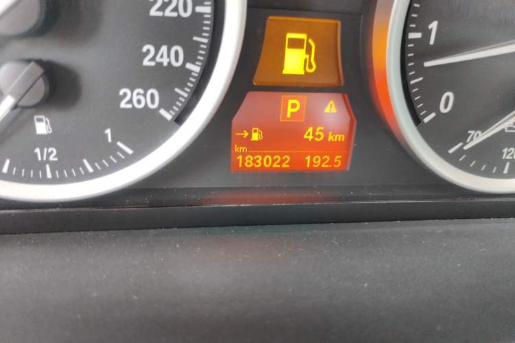 Used BMW X6 2011 xDrive35i Odometer Close Up