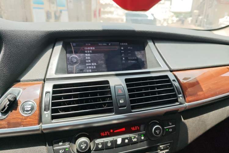 Used BMW X6 2012 xDrive35i Audio And AC Panel