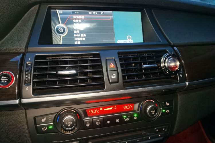 Used BMW X6 2012 xDrive35i Audio And AC Panel