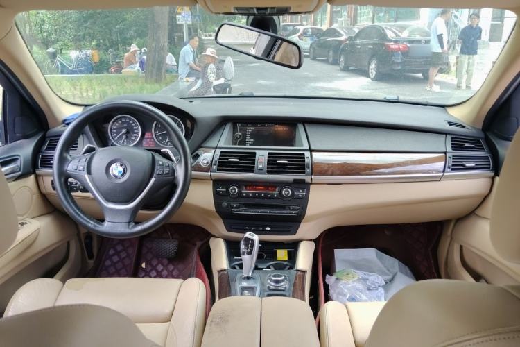 Used BMW X6 2012 xDrive35i Center Console