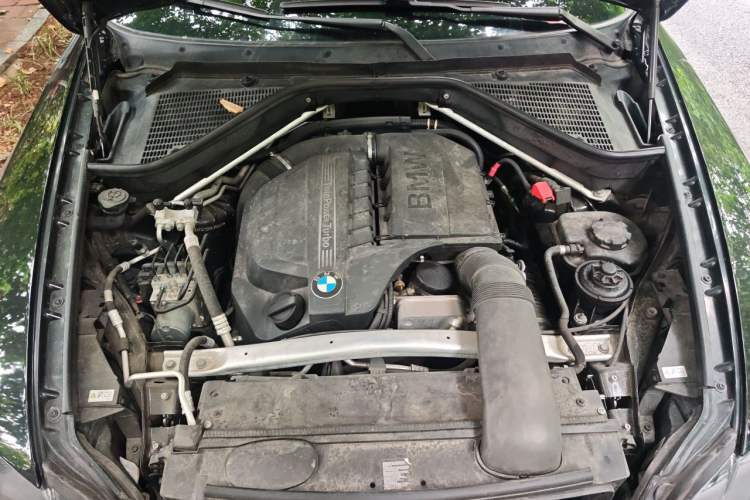 Used BMW X6 2012 xDrive35i Engine Bay