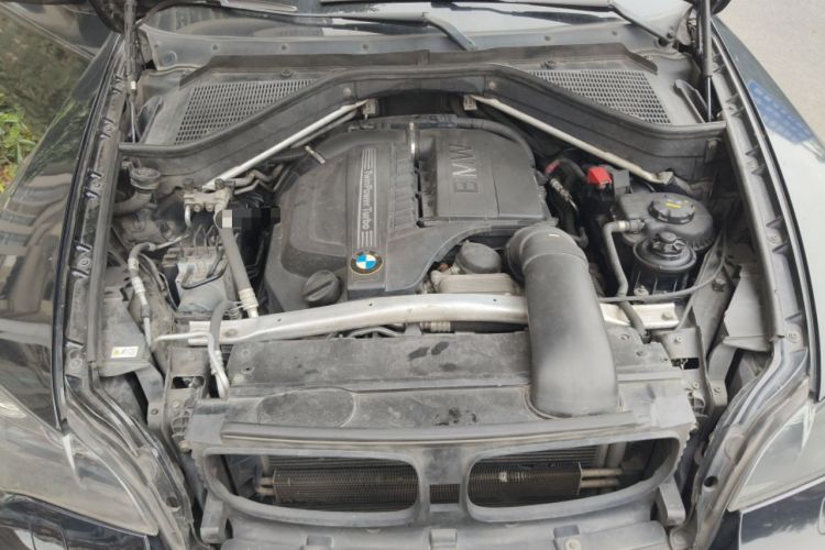 Used BMW X6 2012 xDrive35i Engine Bay