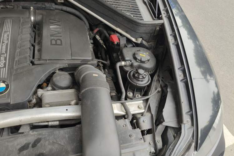 Used BMW X6 2012 xDrive35i Engine Bay Left