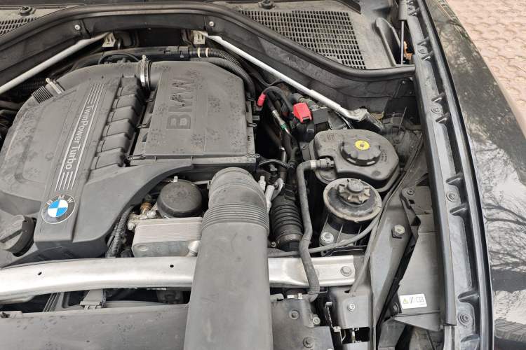 Used BMW X6 2012 xDrive35i Engine Bay Left
