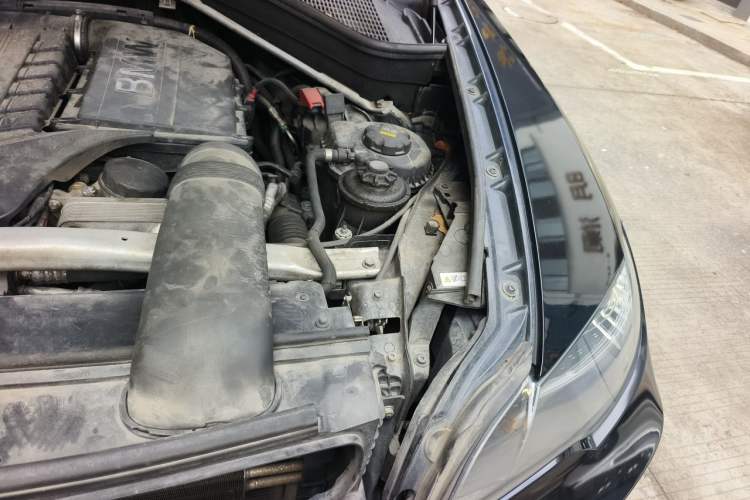 Used BMW X6 2012 xDrive35i Middle East version Engine Bay Left