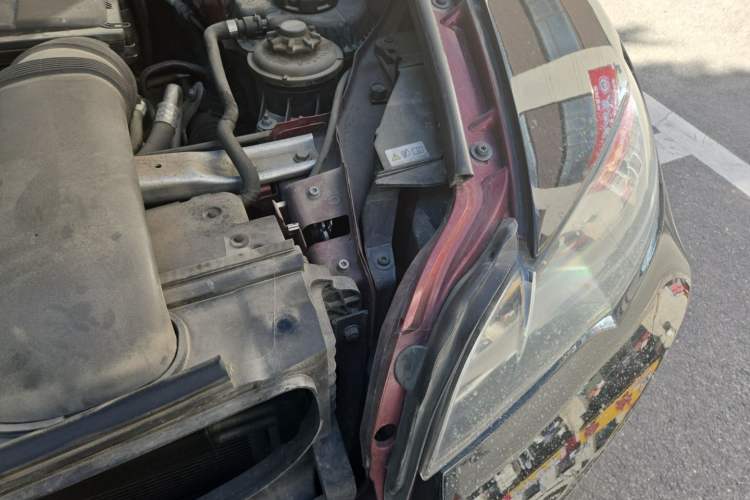 Used BMW X6 2012 xDrive35i Engine Bay Left