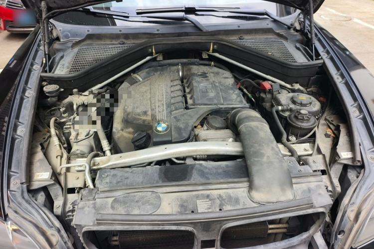Used BMW X6 2012 xDrive35i Middle East version Engine Bay