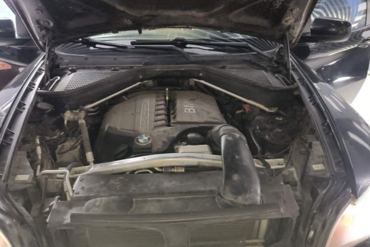 Used BMW X6 2012 xDrive35i Engine Bay